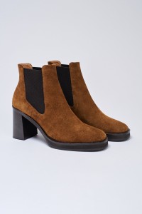 SUEDE BOOTS WITH ELASTICS