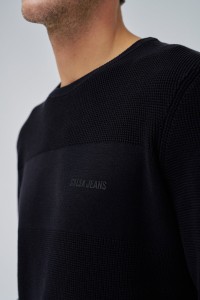 KNIT SWEATER