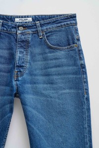 REGULAR FIT JEANS