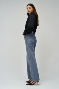 TRUE STRAIGHT JEANS