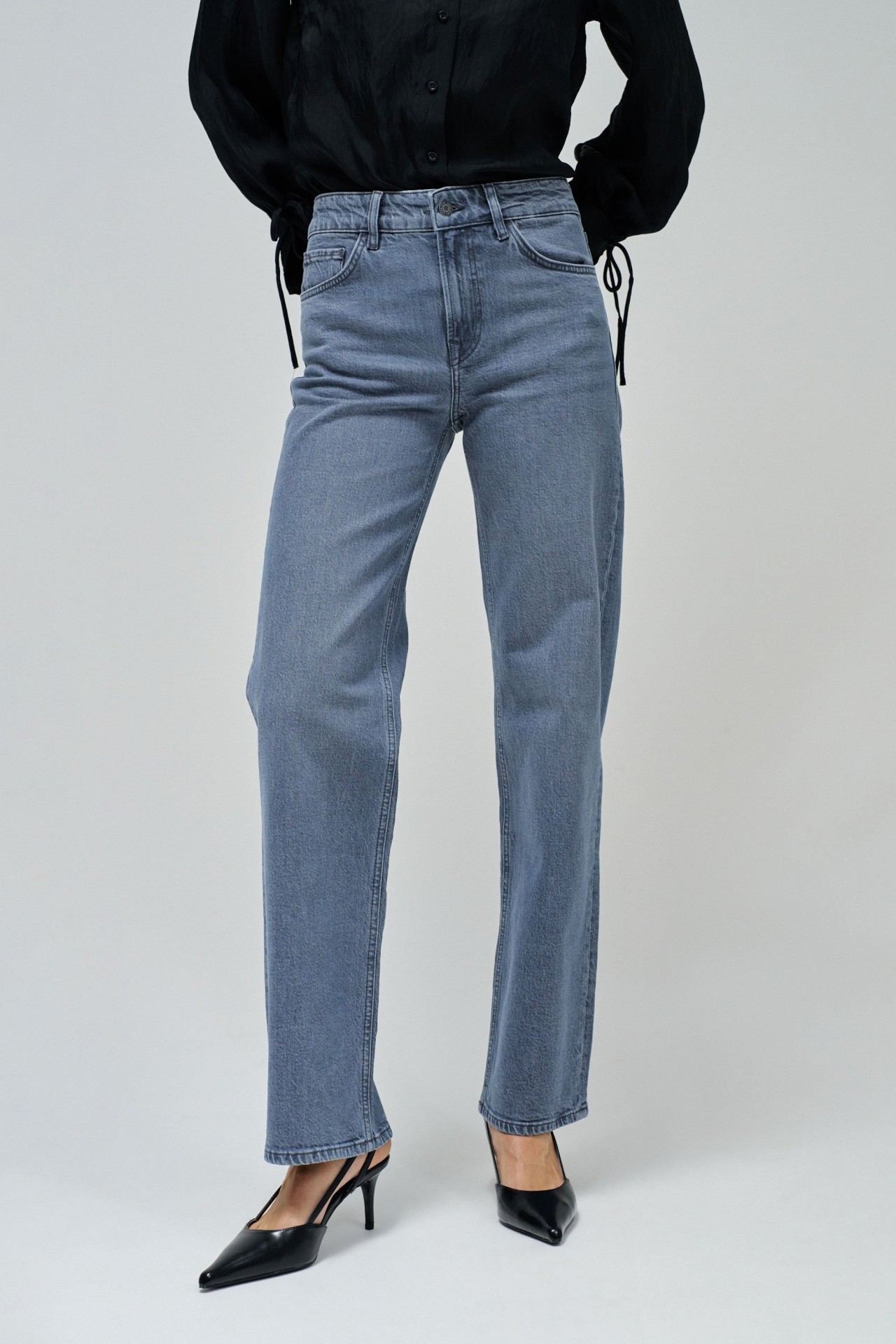 TRUE STRAIGHT JEANS