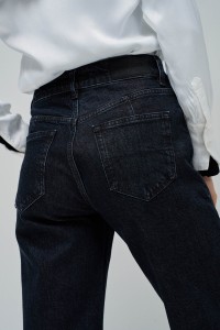 TRUE STRAIGHT JEANS