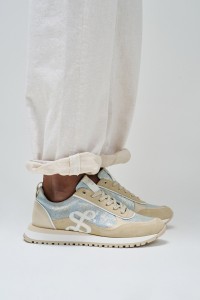 SNEAKER AUS LEDER