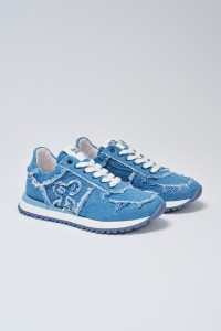 TURNSCHUHE IN DENIM