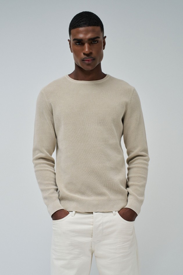 TEXTURED KNIT SWEATER