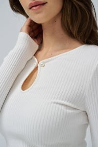 RIBBED KNIT SWEATER