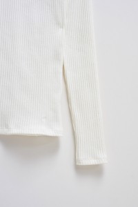 RIBBED KNIT SWEATER