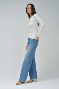 RIBBED KNIT SWEATER