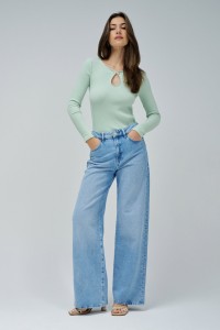 RIBBED KNIT SWEATER