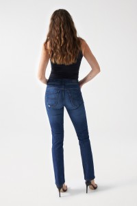 SECRET PUSH IN SLIM WITH RINSED EFFECT JEANS