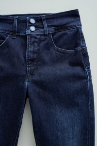SECRET PUSH IN SKINNY IN DARK DENIM JEANS