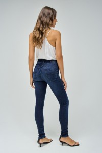 SECRET PUSH IN SKINNY IN DARK DENIM JEANS