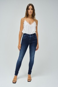 SECRET PUSH IN SKINNY IN DARK DENIM JEANS