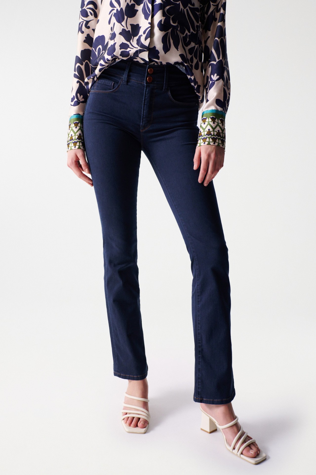JEANS SECRET PUSH IN BOOTCUT