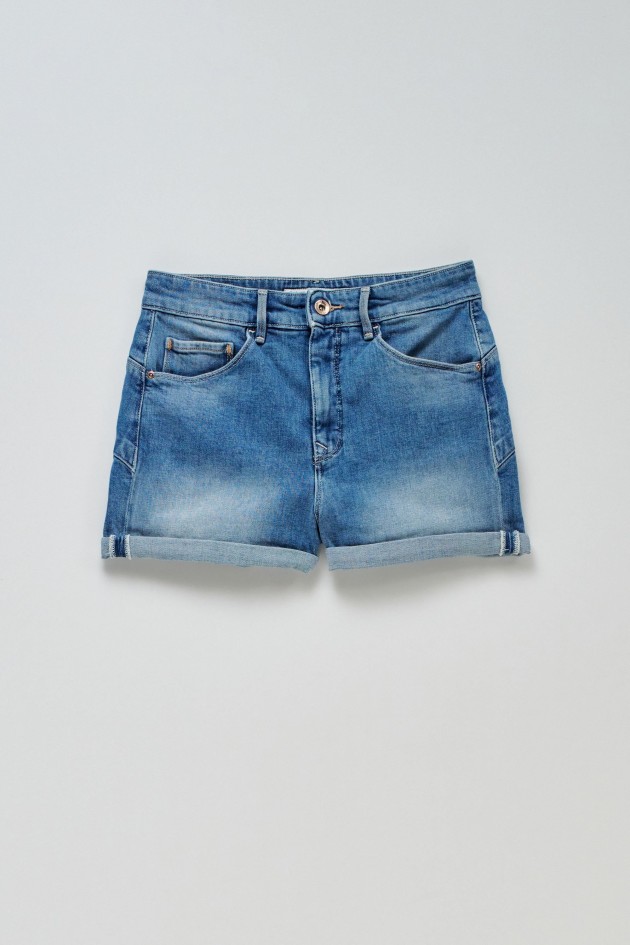 FAITH PUSH IN SHORTS