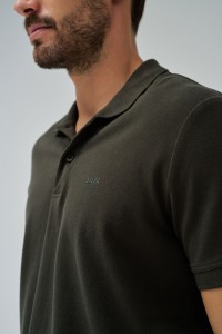 POLOHEMD MIT MARKENAUFDRUCK