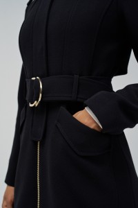 TRENCHCOAT MIT GRTEL