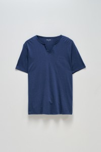 CAMISETA CON BRANDING