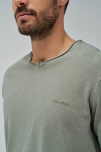 T-SHIRT EN COTON AVEC TEINTURE ET MARQUAGE
