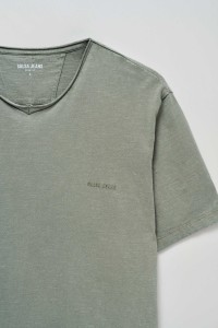 T-SHIRT EN COTON AVEC TEINTURE ET MARQUAGE