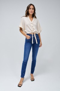 SECRET PUSH IN SKINNY JEANS