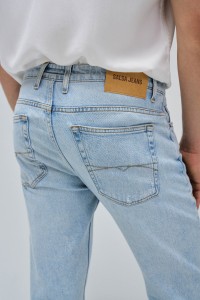 SLIM FIT WITH WASH JEANS