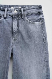 FAITH PUSH IN STRAIGHT JEANS
