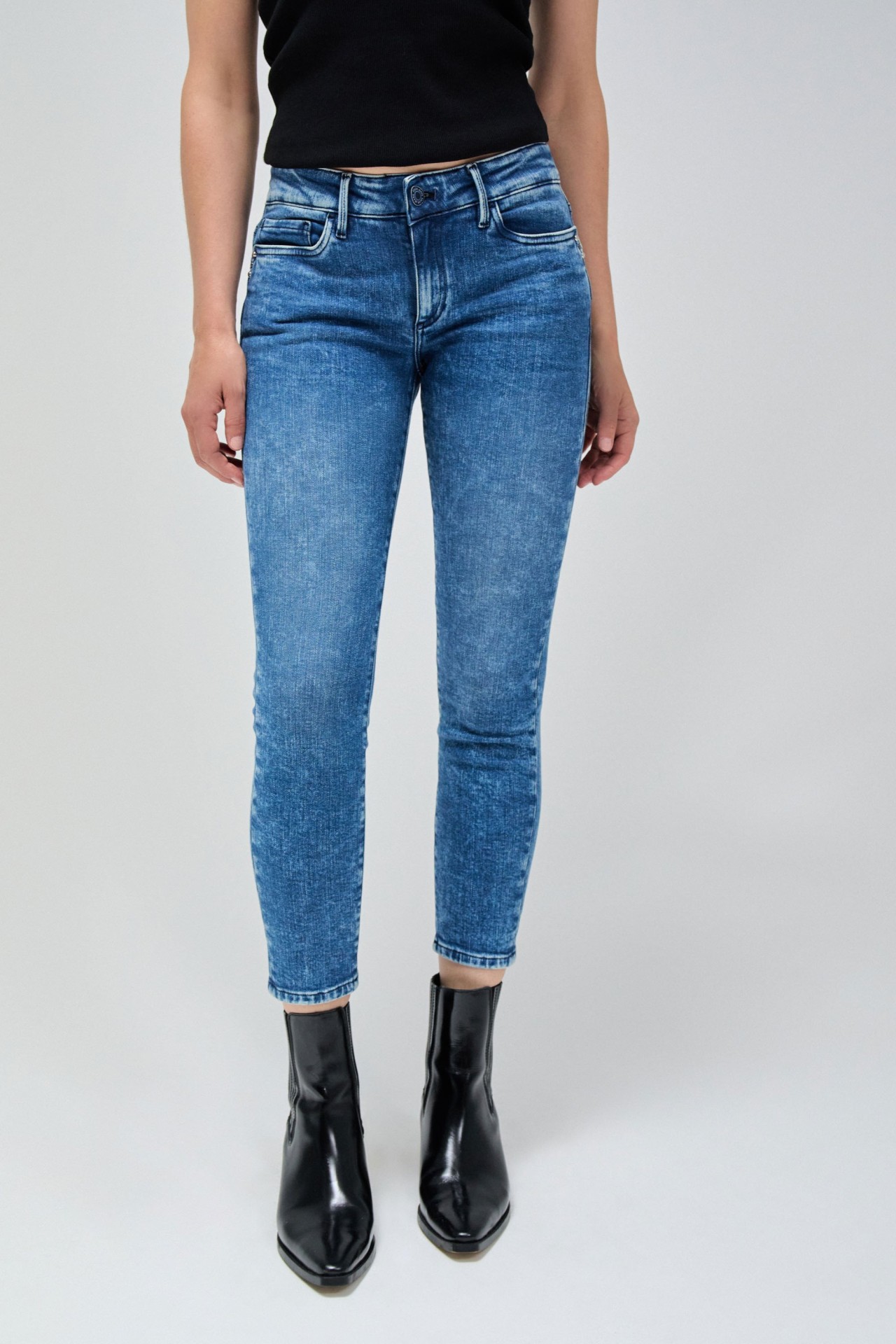 WONDER PUSH UP CROPPED SKINNY JEANS