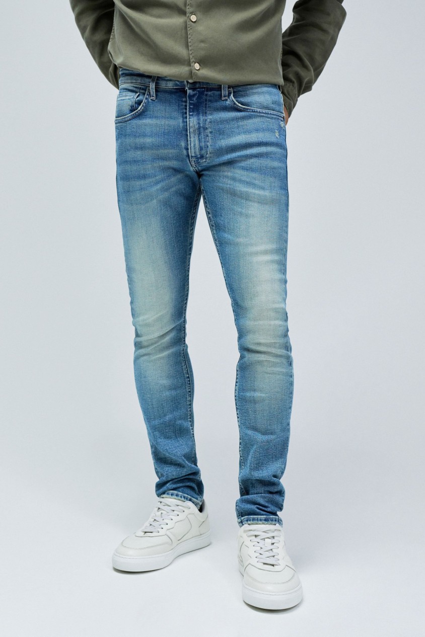 SKINNY WITH WASHING EFFECT JEANS