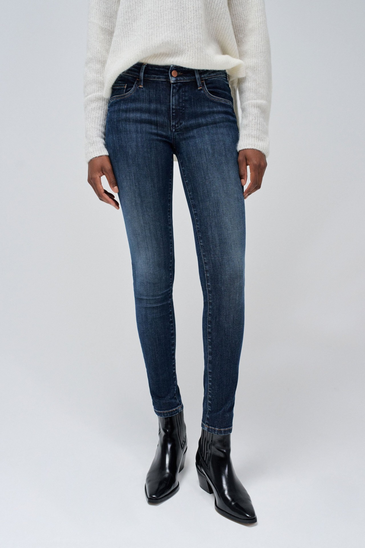 WONDER PUSH UP SKINNY JEANS