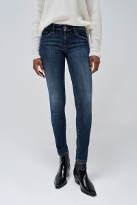 WONDER PUSH UP SKINNY JEANS
