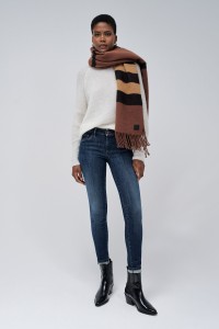 WONDER PUSH UP SKINNY JEANS