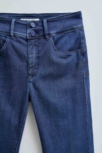 JEAN SECRET PUSH IN SKINNY