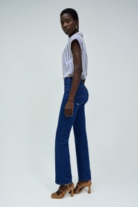 SECRET PUSH IN BOOTCUT WITH GOLDEN DETAILS JEANS