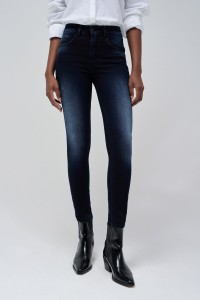 FAITH PUSH IN SKINNY JEANS