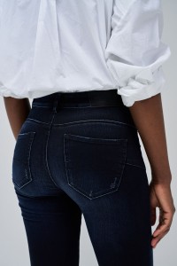 FAITH PUSH IN SKINNY JEANS