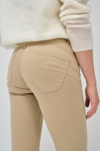 JEANS SECRET PUSH IN DE COULEUR