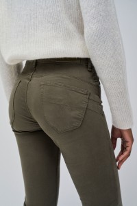 JEANS SECRET PUSH IN DE COULEUR