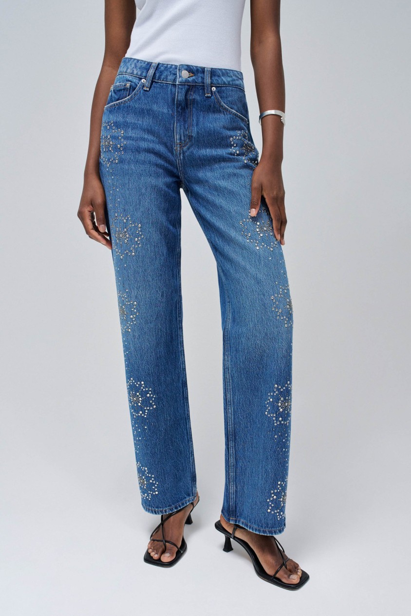 TRUE STRAIGHT WITH APPLICATIONS JEANS