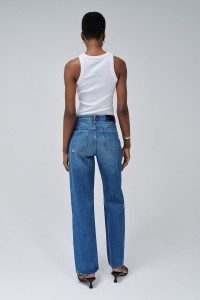 TRUE STRAIGHT WITH APPLICATIONS JEANS