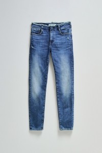 WONDER PUSH UP WITH FRAYED EFFECT JEANS