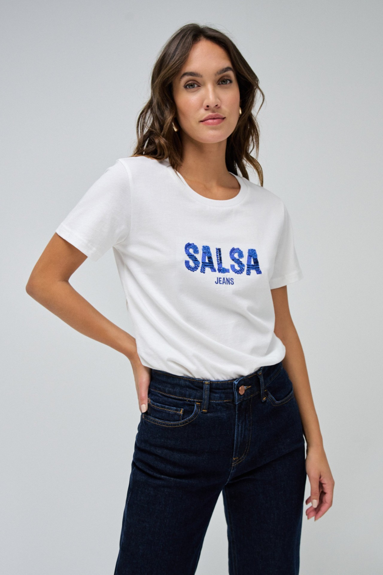 T-SHIRT WITH BRANDING