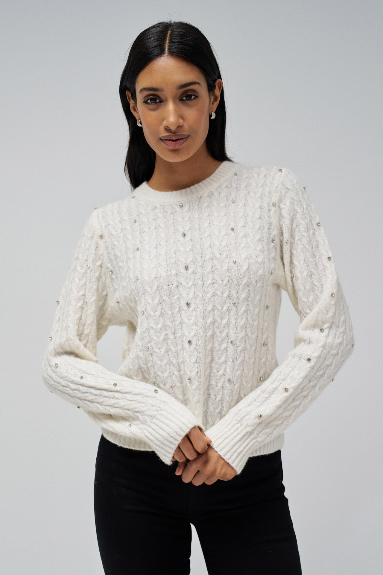 SWEATER WITH SPARKLING APPLICATIONS