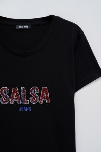 T-SHIRT MIT BRANDING