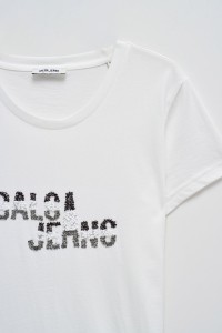 T-SHIRT WITH BRANDING