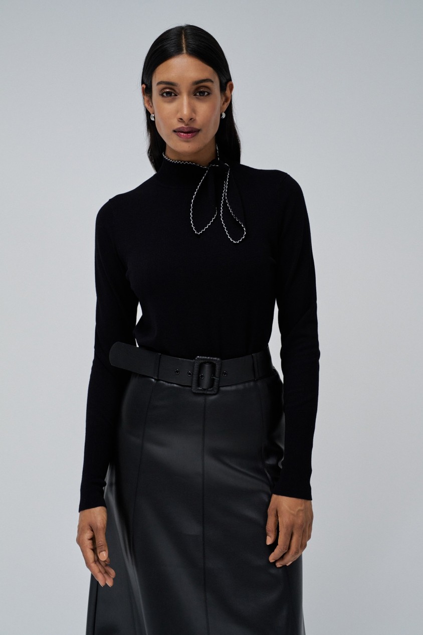 KNIT JUMPER WITH NECK DETAIL