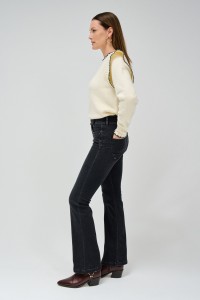 SECRET PUSH IN BOOTCUT JEANS