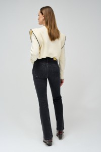 SECRET PUSH IN BOOTCUT JEANS