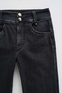 SECRET PUSH IN BOOTCUT JEANS