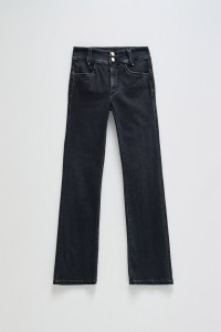 SECRET PUSH IN BOOTCUT JEANS